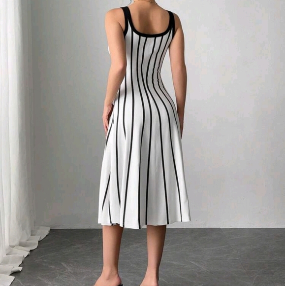 Women's Casual Loose Wide Strap Striped Print Black And White Dress - Picture 2 of 4